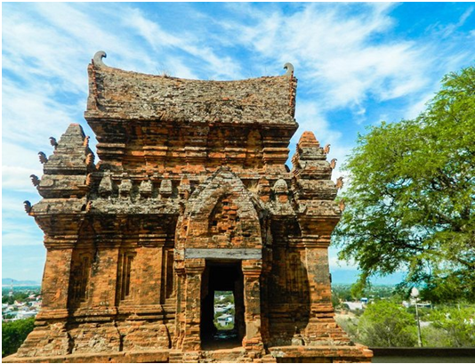 Tháp Po Klong Garai đậm nét Chăm ở Ninh Thuận